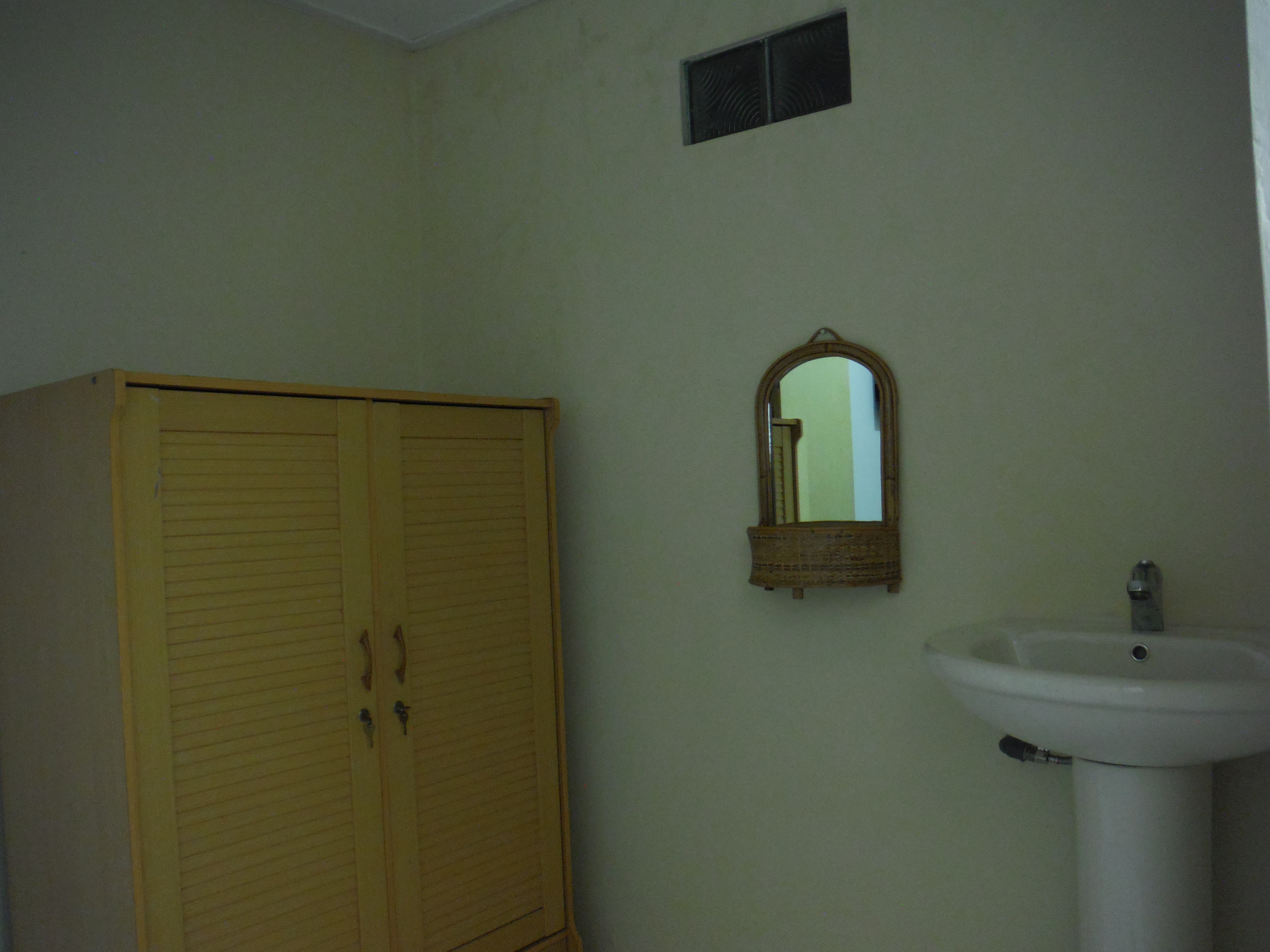 Majapahit �Q�X�g�n�E�X����1�b�O�Y�O�_�����[���h Guzugudan World